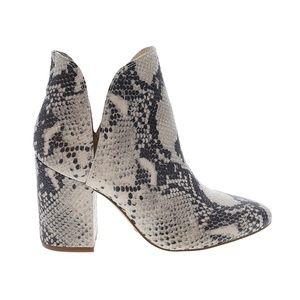 Steve Madden Rookie Snakeskin Booties | Size 7